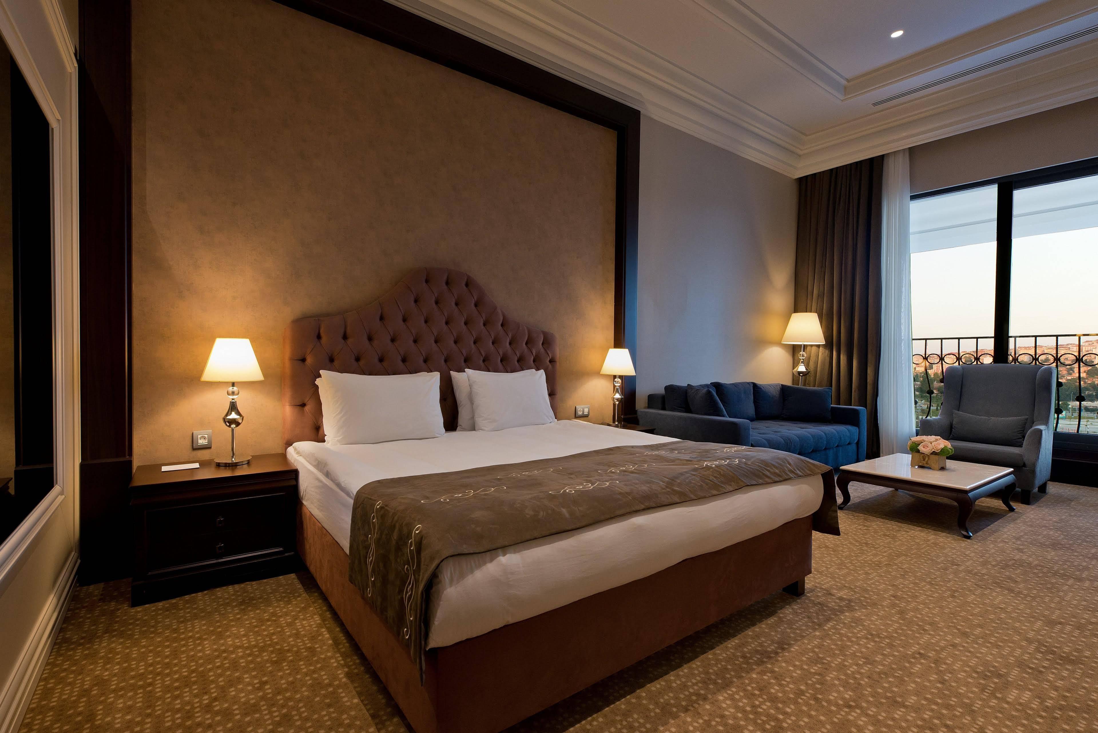 Vialand Palace Hotel Istanbul Bagian luar foto